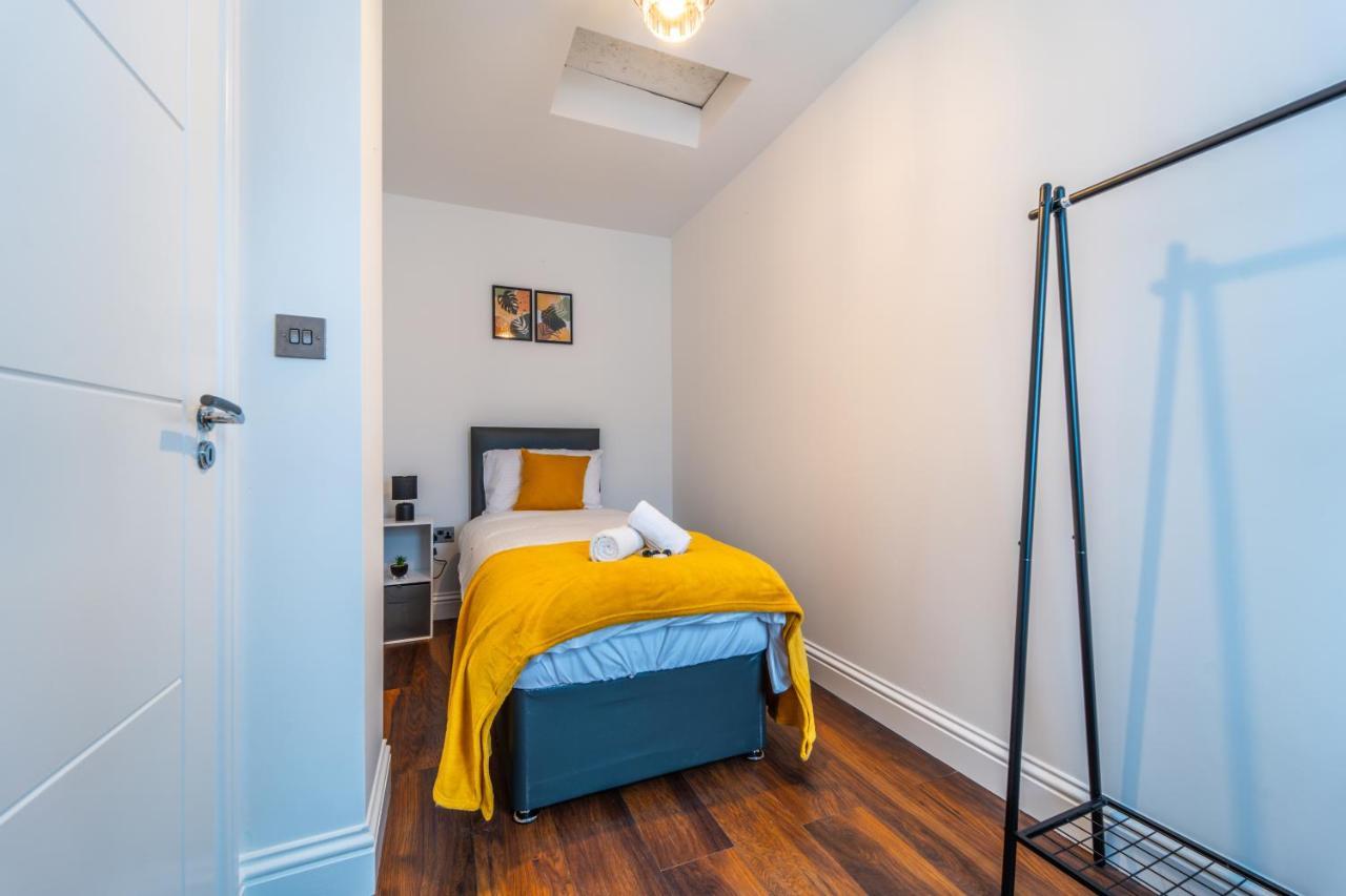 Modern Spacious 4 Bed Hayes Home With Free Parking Exterior foto